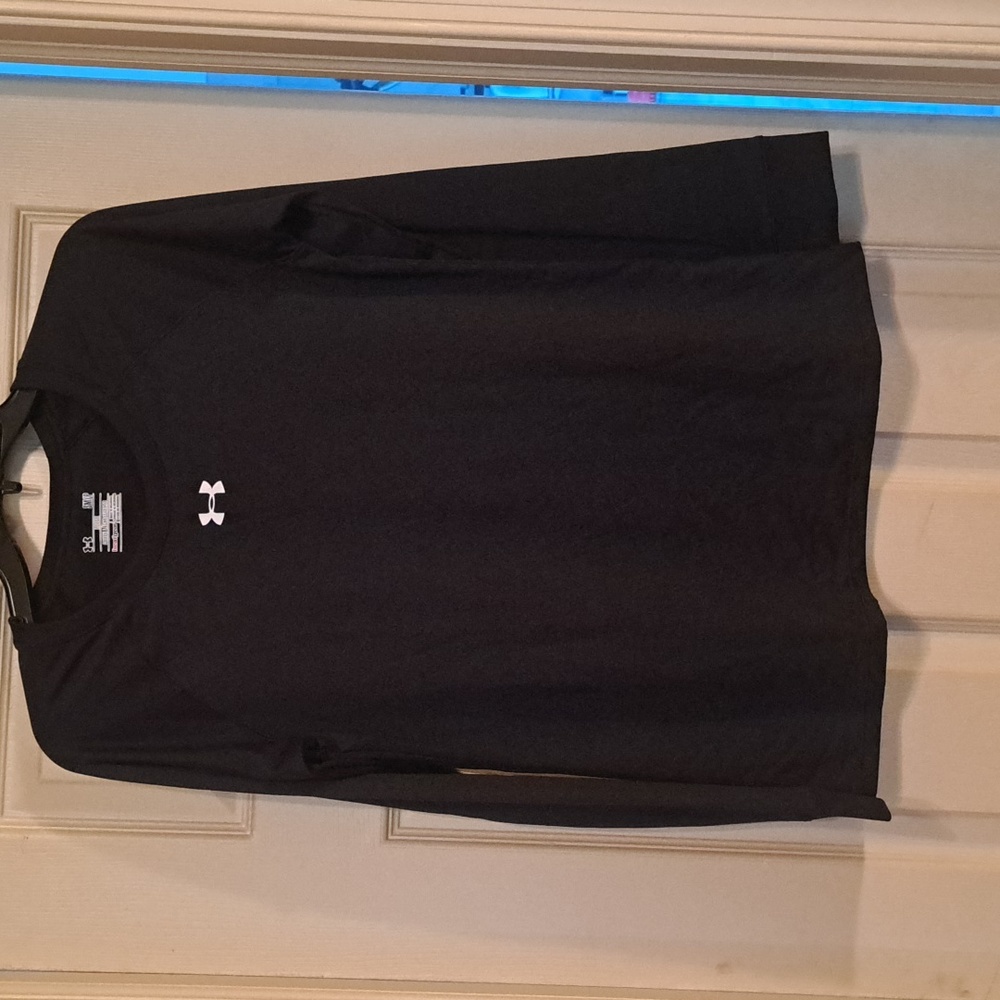 Women's small black long sleeve Under Armour